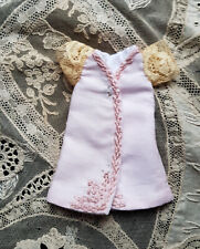 Belle petite robe mignonnette, mignonette poupée ancienne