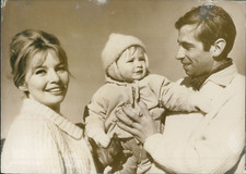 Annette Stroyberg, Roger Vadim et leur enfant, ca.1957, Vintage silver print Vin