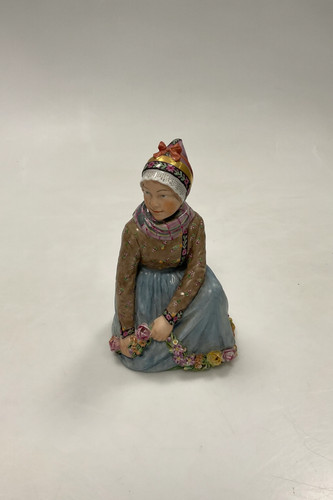 Figurine fano girl assise - fano,