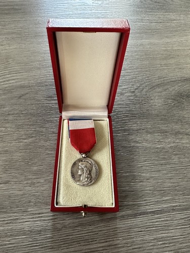 Médaille honneur travail - du,