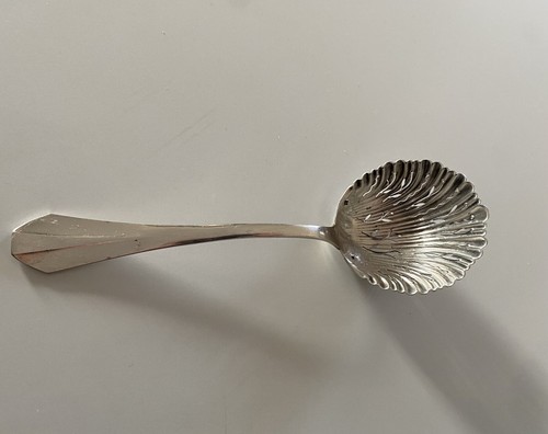 Superbe cuillère - , à
