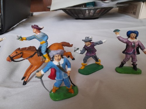 Lot mousquetaires cyrnos - ,