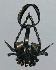 Pendentif BRUTALISTE