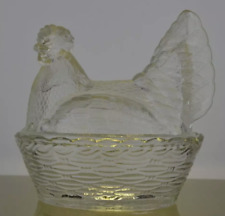 Poule en verre  moulé de grande taille terrine ou bonbonnière