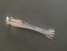 une pince à sucre en métal argenté (ma réf : 470 § )