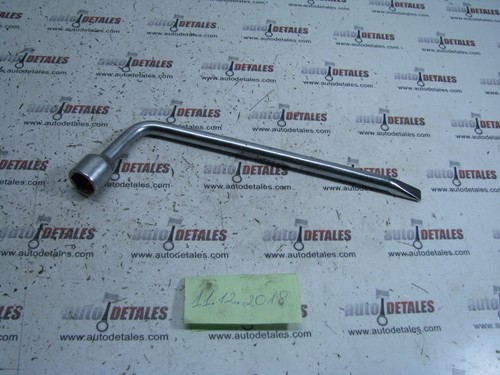 Outil clé roue toyota - outil,