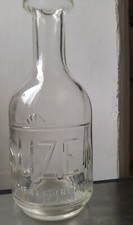 Carafe en verre pressé SUZE