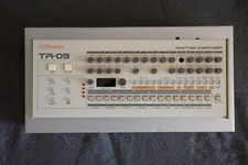 Roland TR-09 + Deck-Saver + Boutique Bag - Complet en Boite, État proche du Neuf