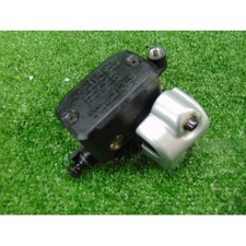 Pompe de frein avant droit