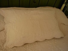 Boutis couvre lit 240/240cm + 2 TAIES  rose DE QUALITE