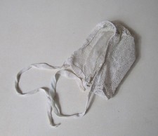 Vêtement pour poupée Cathie de Bella chapeau en filet blanc