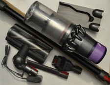 Aspirateur Balai Dyson V11 Fonctionnel Avec Ses Accessoires Et Son Socle