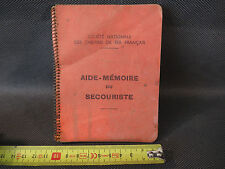 Ancien petit livre carnet aide