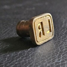 Sceau a cacheter la cire initiales LR matrice en creux gravée pour signature...