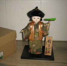 Poupée décorative Japonaise doll Japanese avec socle Bois laqué noir Vintage