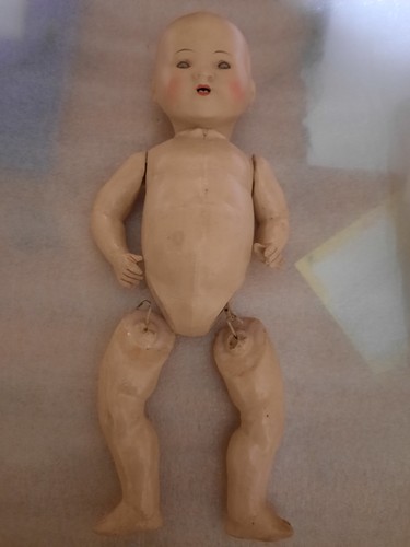 Poupee poupon carton - en,