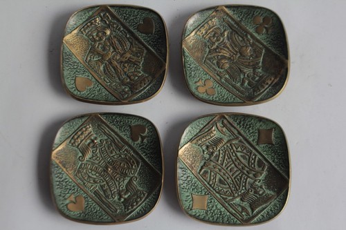 Quatre coupelles bronze max - bronze, le