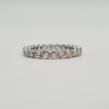 Alliance tour complet or blanc 18 carats sertie de diamants naturels