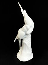 Attribué à Edouard Marcel Sandoz, groupe en porcelaine émaillée blanche d’un cou