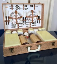 Coffre de Pic-nic Vintage - Assiette Faïence Couvert Tupperware - Valise Voyage