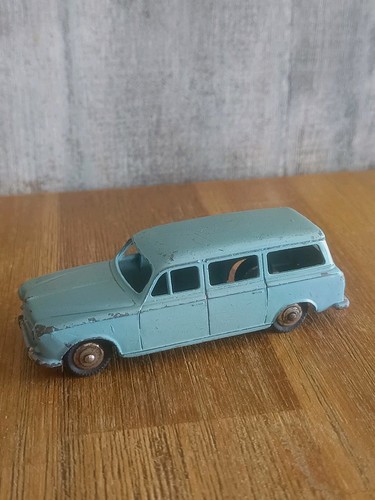 Dinky toys france peugeot 403 - dinky,