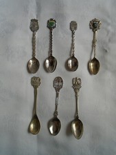 7 PETITES CUILLERES DE