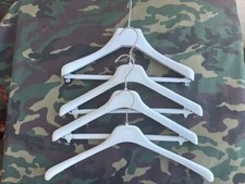 HERMÈS  4 Cintres Épaule Veste Vêtement TBE _ Différentes Tailles