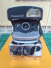 Polaroid P 600 camera avec sa boite et notice