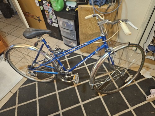 Rare 1985 vintage peugeot - rare,