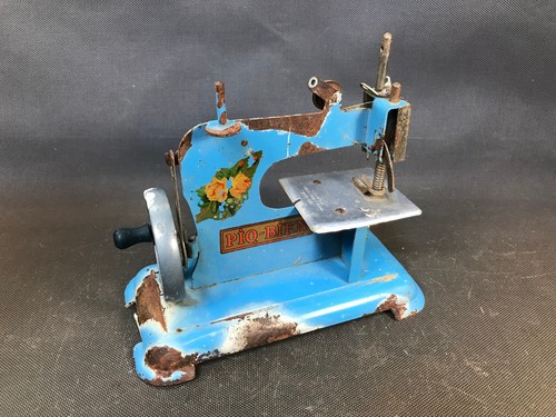 Ancienne petite machine - , à