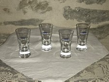 Lot de 4 anciens petits verres