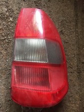 Feu arrière côté conducteur