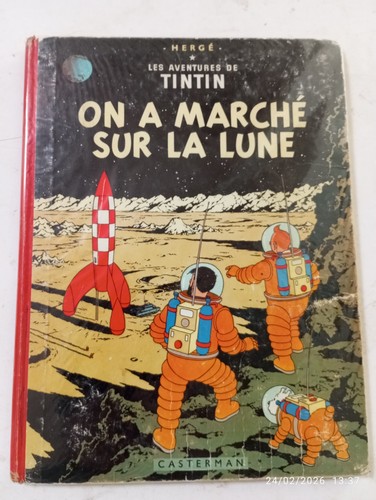 Tintin marche sur - tintin, "on