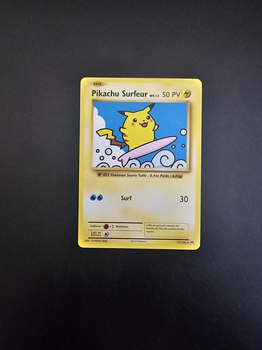 Carte pokémon pikachu surfeur - carte,
