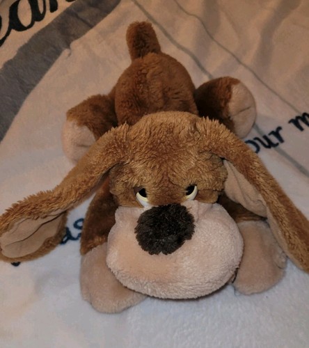 Peluche chien allongé marron - peluche,
