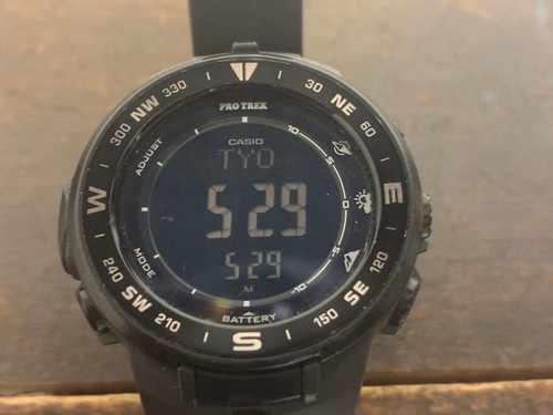 Montre numérique solaire pour