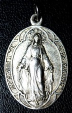 Belle médaille religieuse