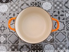 cocotte le creuset  vintage en fonte orange 24X18 cm bon état