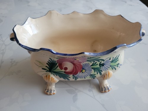 Ancienne jardinière sur pied - sur,