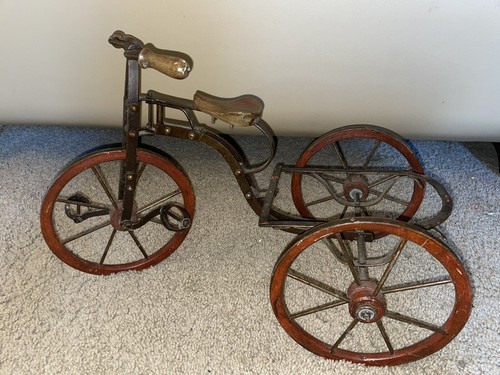 Metal tricycle euc - 18”,
