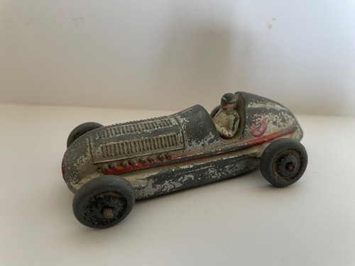 Voiture miniature dinky toy - voiture,