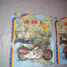LOT Miniatures 2  MOTOS  Harley Davidson Sous Blister 4in 1