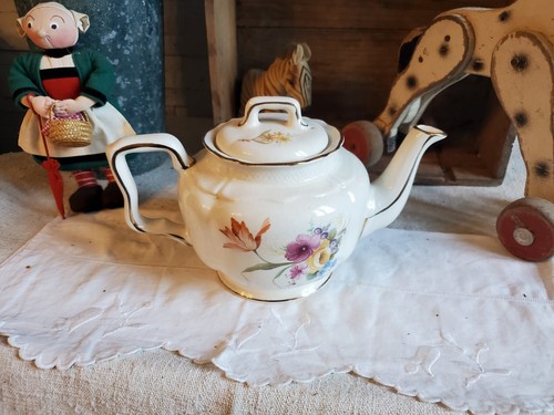 Jolie théière anglaise - jolie,