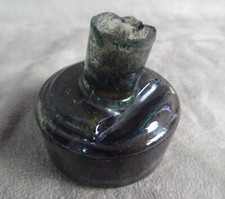 ENCRIER DE POILU, original, en verre.