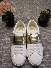Magnifiques chaussures baskets neuves Guess tenis lifestyle blanco dorado guess 
