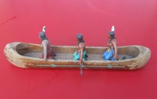 JOUET ANCIEN CANOE EN BOIS AVEC 4 INDIENS