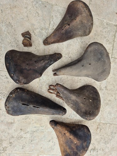 Lot anciennes selles cuir - lot, 6