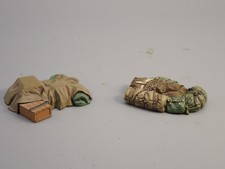 KING AND COUNTRY- DD236 -D-DAY  - 2 ENSEMBLE ACCESSOIRES SACS ET DIVERS