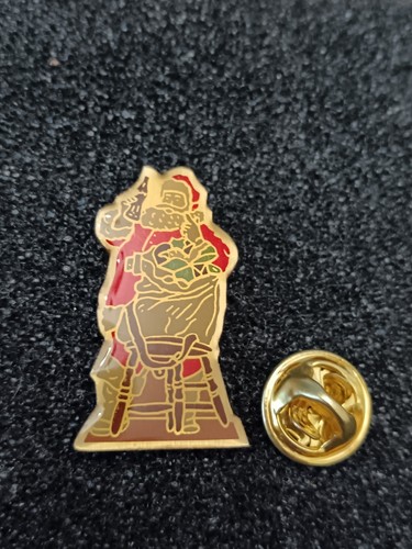 Pin pins - pin's,