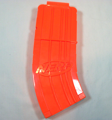 Nerf strike elite - dart, gun